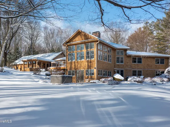 809 East St, Lenox, MA 01240