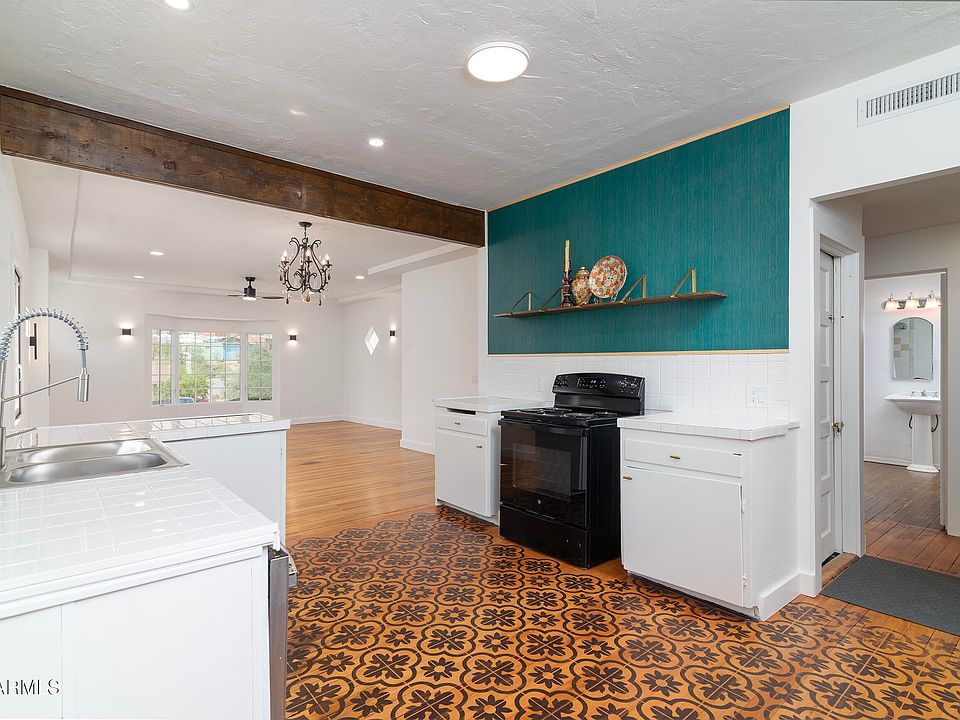 1st image of 219 W HEINER Drive