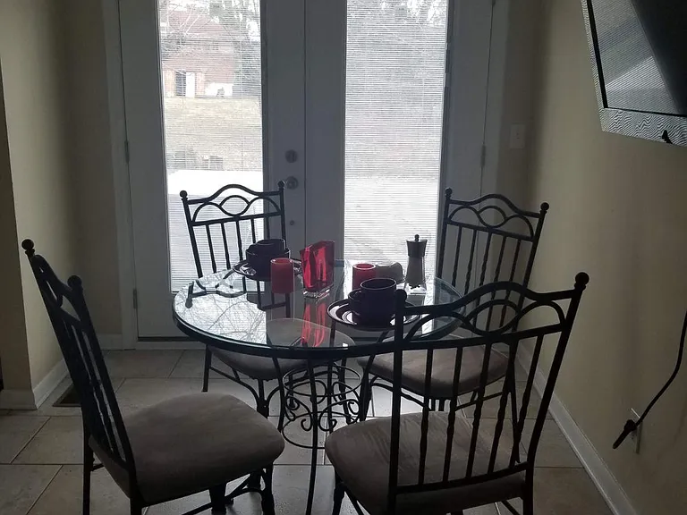 Kitchen dining area