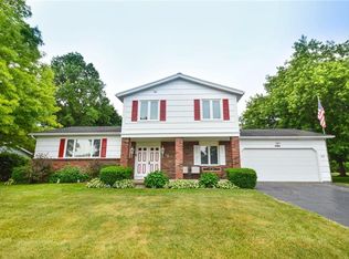 72 Pen Creek Dr, Webster, NY 14580