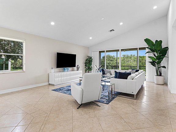 4th image of 6309 Graycliff Dr APT C