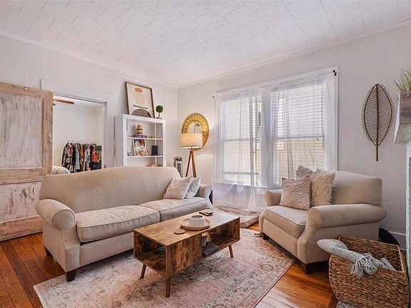 4th image of 245 13th Ave NE APT 2