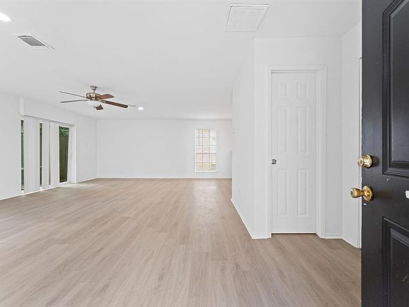 3rd image of 1934 Avenue B