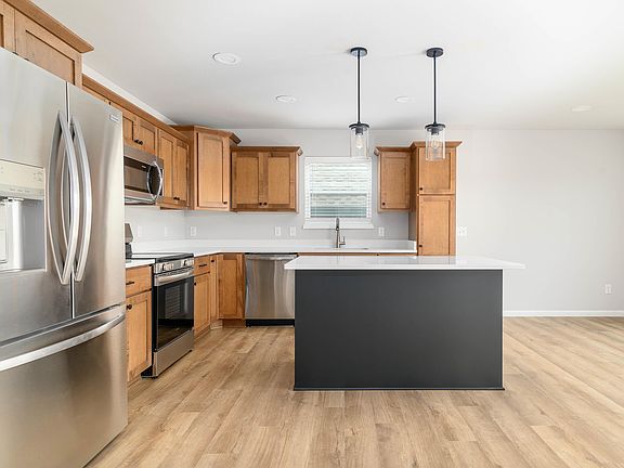 3rd image of 710 Cozy Farm