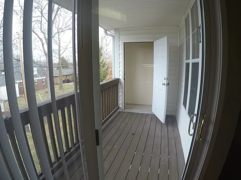 Portledge Commons, 1 and 2 Bedroom apartments, carport, central Lafayette — Photo 8