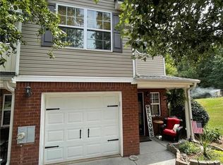 1456 Box Cir, Winder, GA 30680