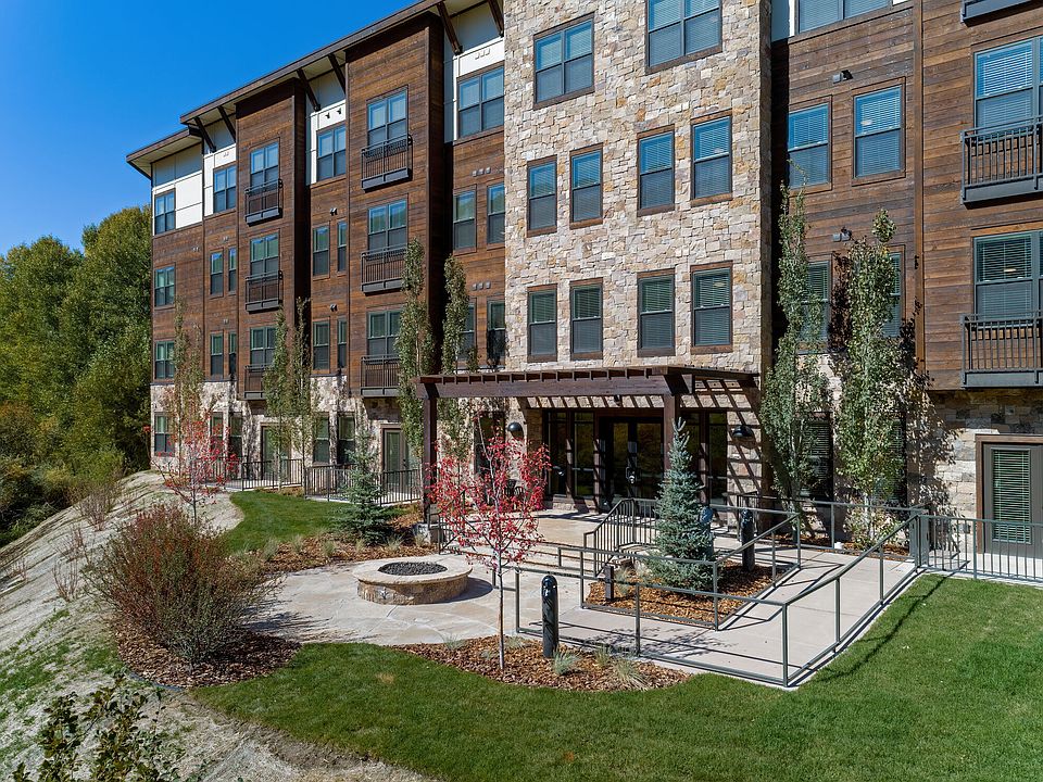 Sagebrush Apartment Fire Pit