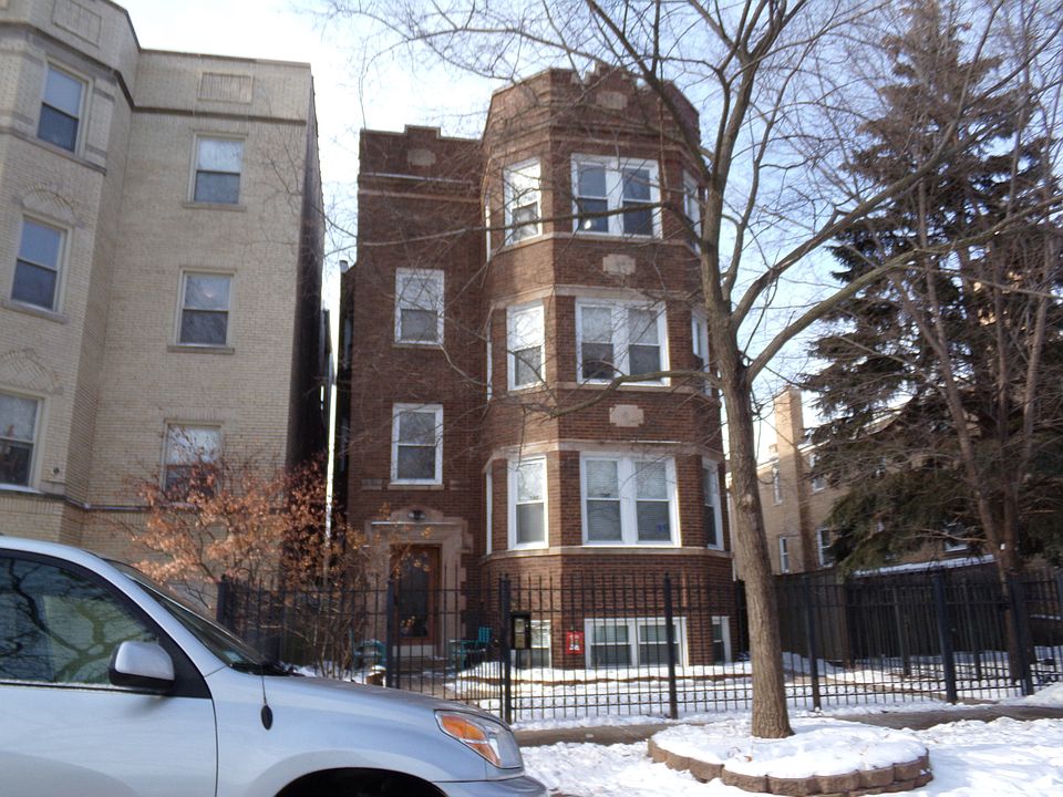 1st image of 7438 N Oakley Ave