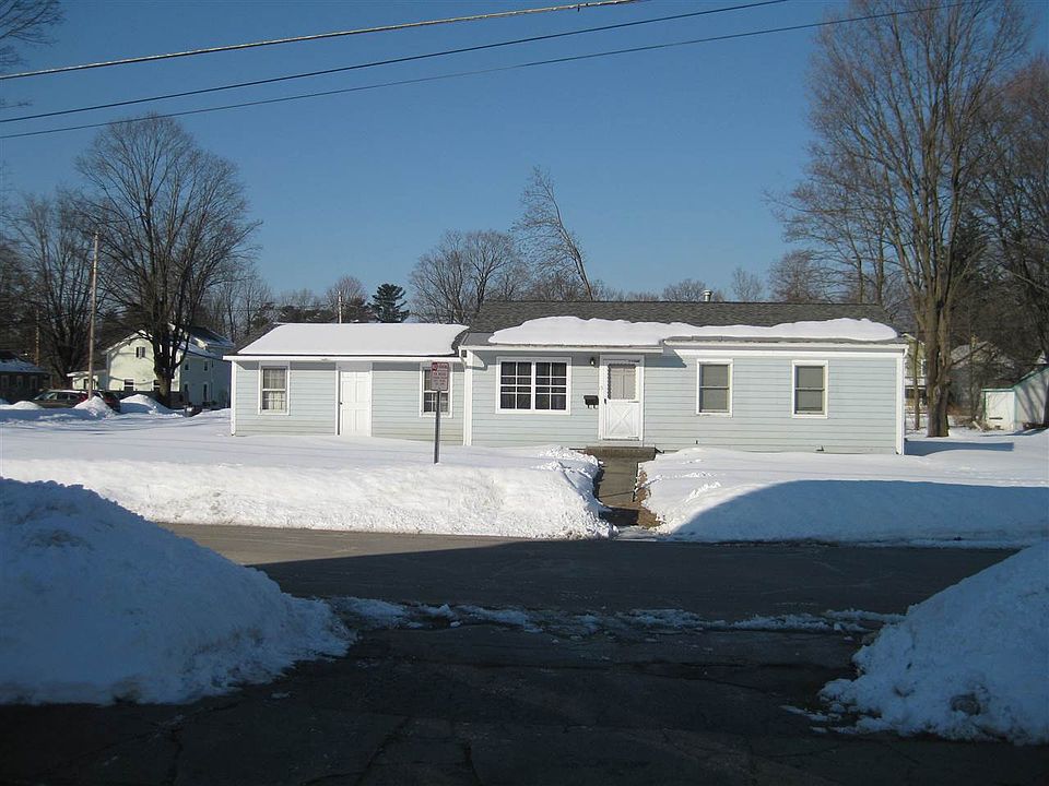 1st image of 15 Madison St