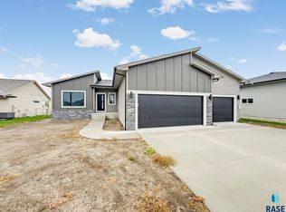 1508 S Kathryn Ave, Sioux Falls, SD 57106