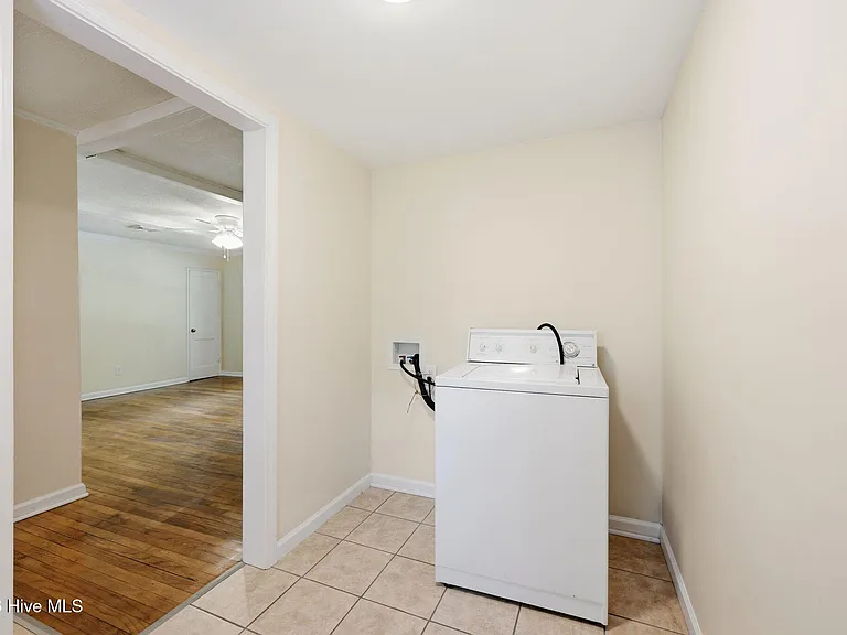 919 Tatum Dr — Photo 7