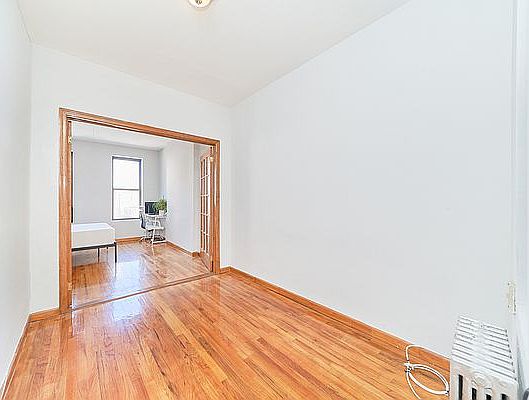 2nd image of 462 9th Ave APT 8