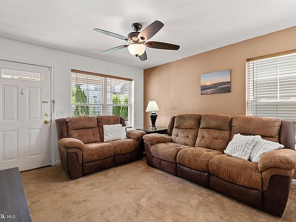 4th image of 415 Colina Ln
