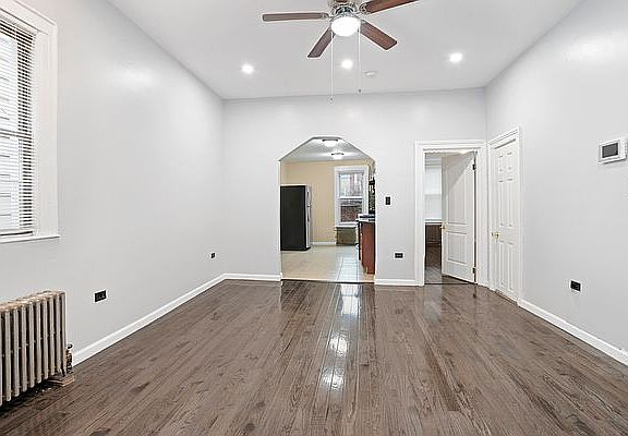 4th image of 2359 Dean St #2