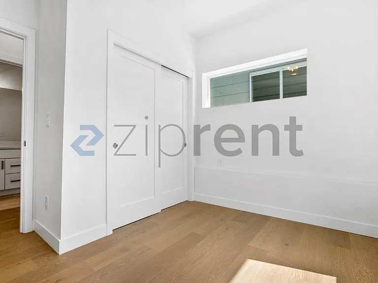10213 40th Ave SW #C — Photo 22