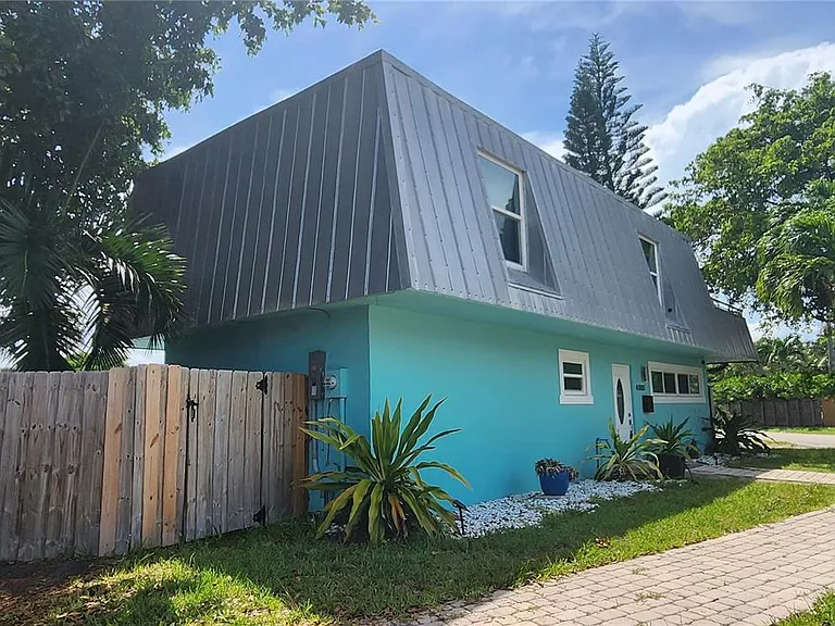 4081 NE 14th Ave — Photo 3