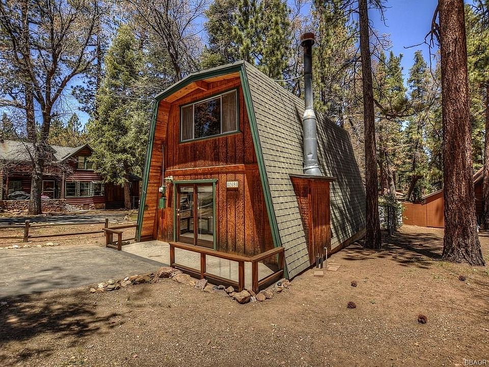 1st image of 42680 Willow Ave