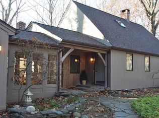 552 Flat Hills Rd, Amherst, MA 01002