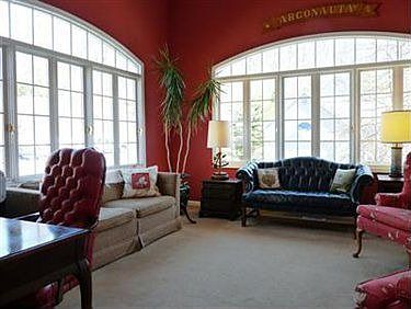 5th image of 90 Riverview Ct