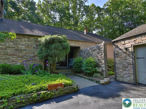 280 Persimmon Ln, Bangor, PA 18013