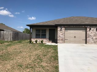 1203 S Haden St #B, Siloam Springs, AR 72761