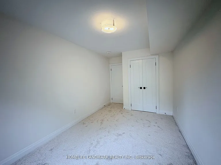 73 West Village Ln — Photo 37
