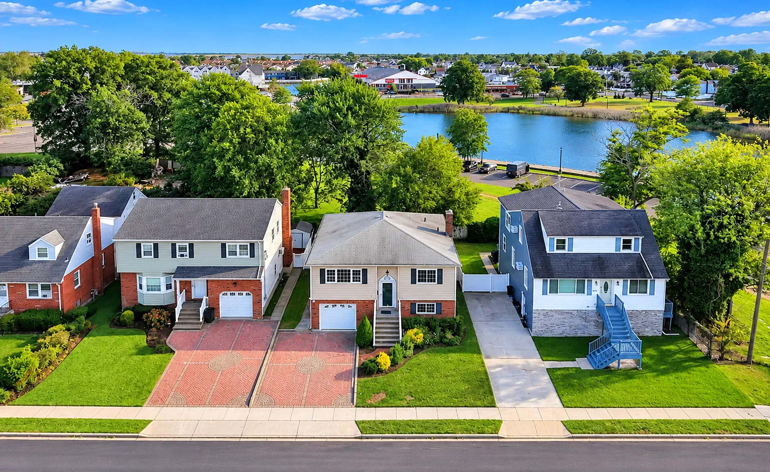 4 bed, $5,500 — Photo 2