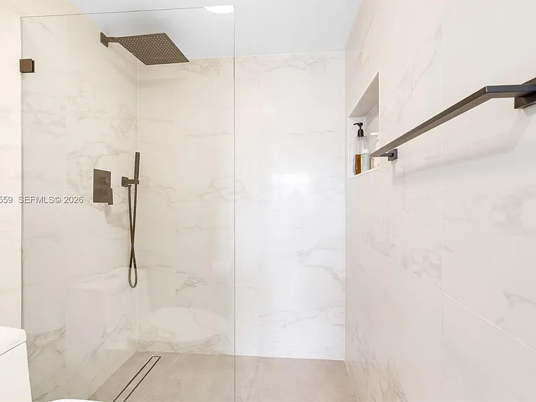 1250 Lincoln Rd #510 — Photo 15