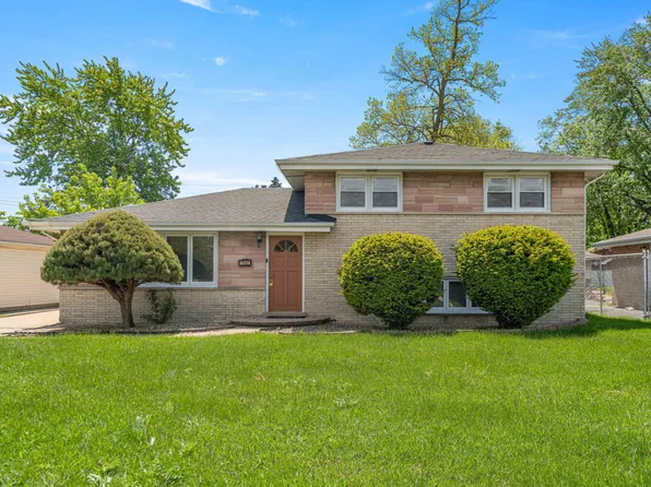 7907 W 74th St, Bridgeview, IL 60455