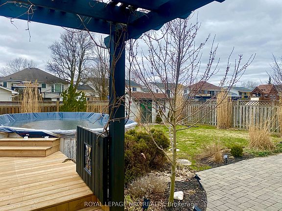 4th image of 3681 Sussex Ln