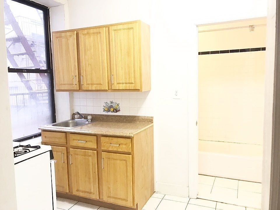 1st image of 2808 Crescent St APT 11