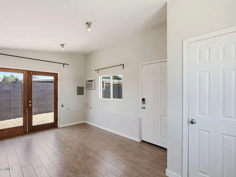 1609 E Gaylon Dr — Photo 39