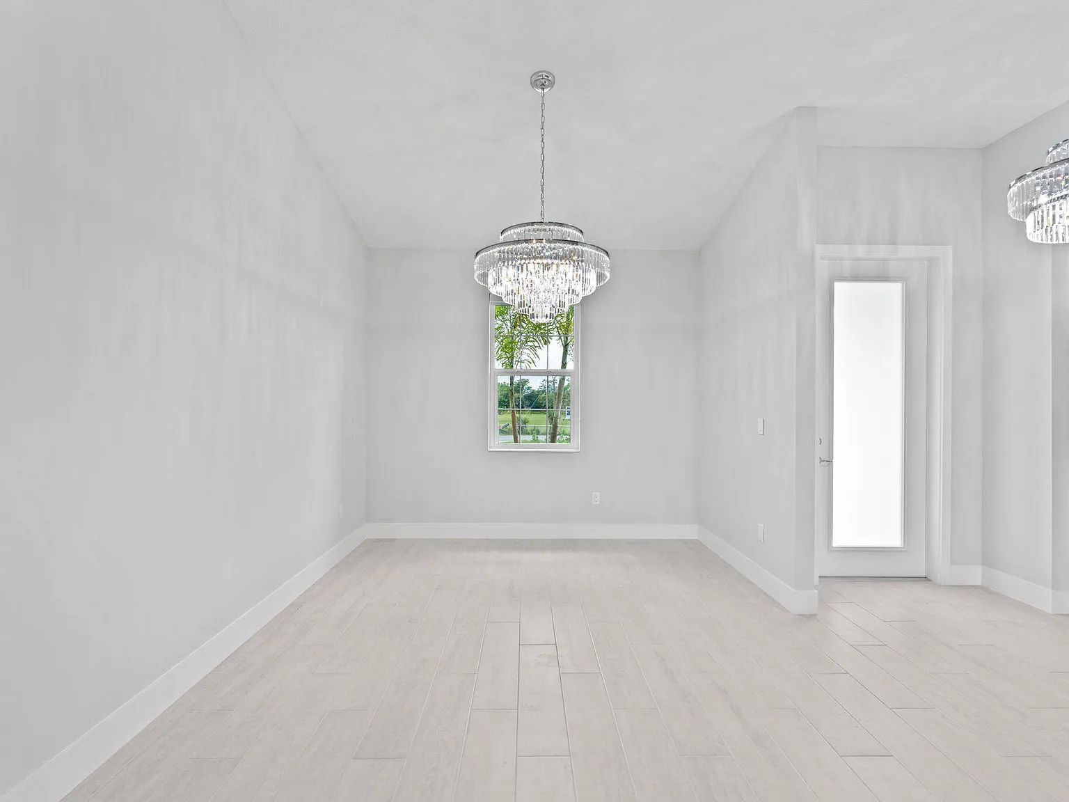 4 bed, 3.0 bath, 2418 sqft, $5,500 — Photo 3