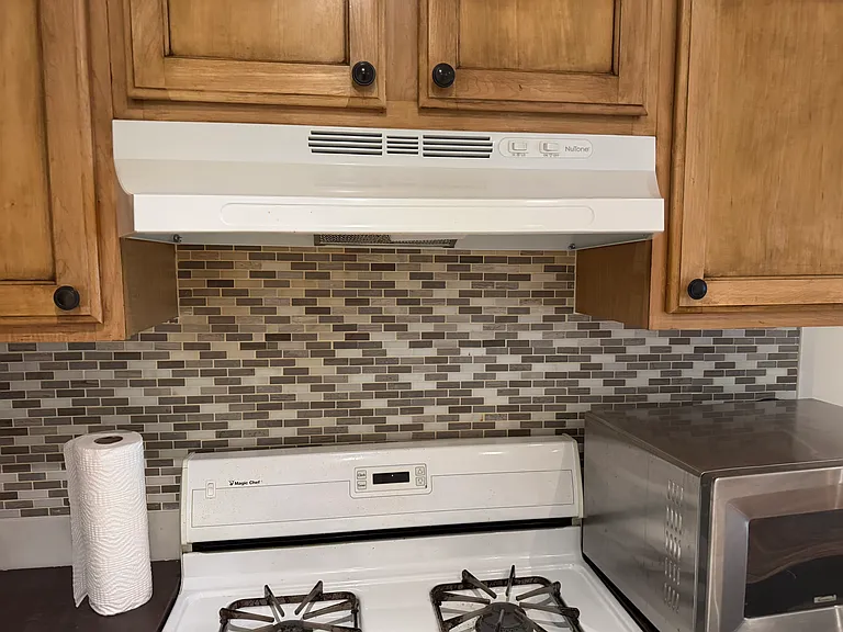 641 Tompkins Ave #1 — Photo 12
