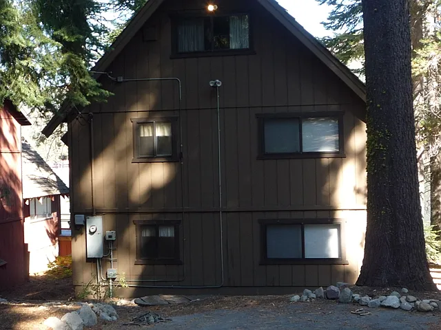 2 bed, 2.5 bath, 2100 sqft, $2,500 — Photo 2