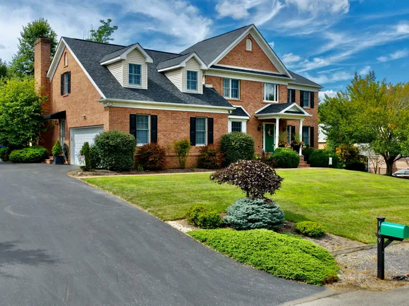 169 Via Largo Dr, Lewisburg, WV 24901