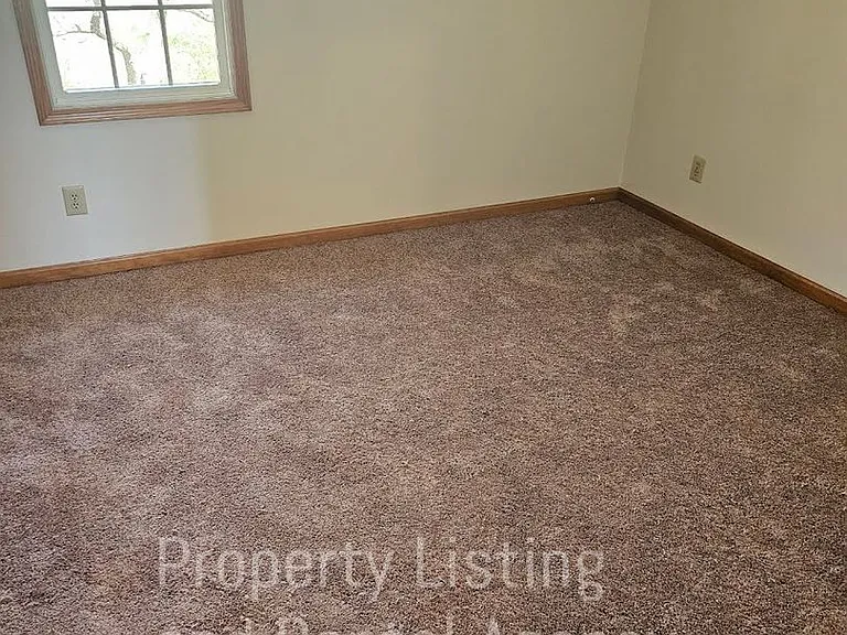 121 Hughes Rd — Photo 4