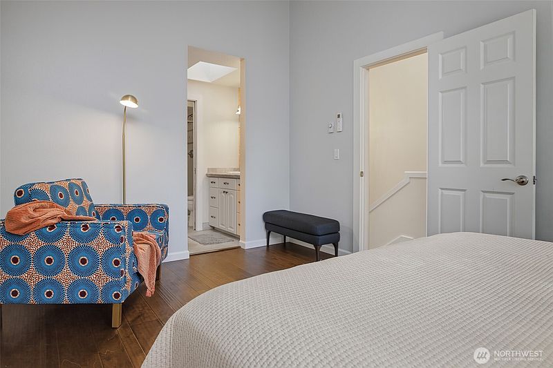 5th image of 9165 45th Avenue SW #6