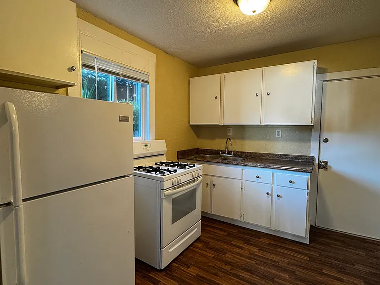 14860 River Rd #13 — Photo 5