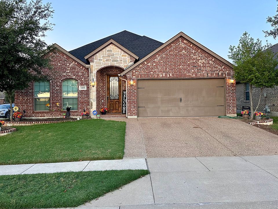 1st image of 1101 River Oak Ln