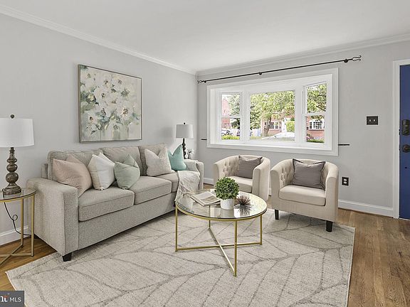 4th image of 30 Garden Dr