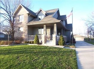 701 River Dr, Munster, IN 46321