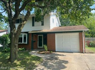 3813 Churchill Ave, Lansing, MI 48911