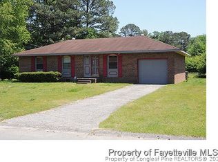 3204 Brinkley Dr, Spring Lake, NC 28390