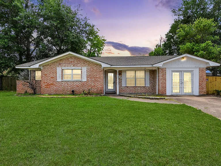 811 Hillcrest Dr — Photo 41