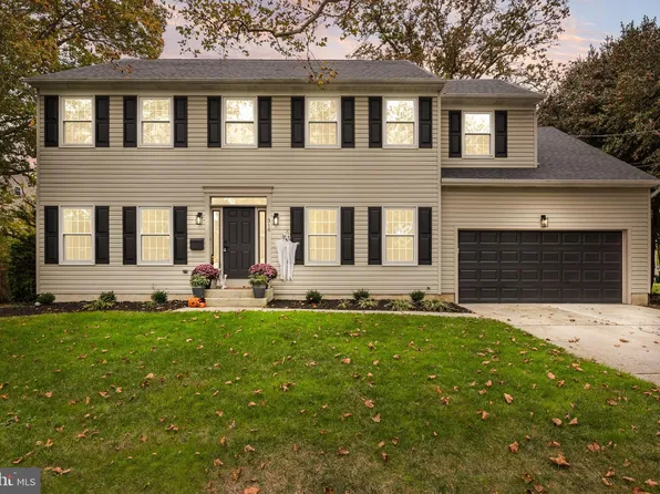 316 W 3rd St, Moorestown, NJ 08057