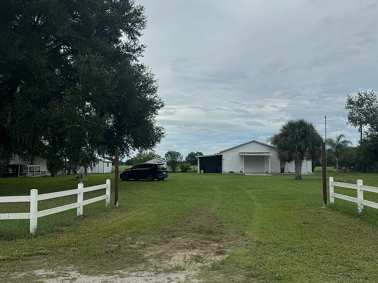 8395 County Road 747 — Photo 3