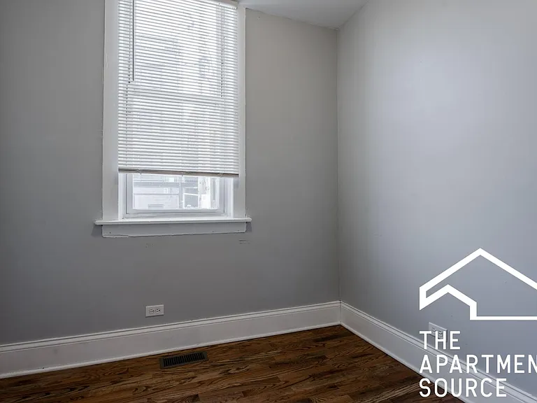 2858 N Central Park Ave #1F — Photo 9