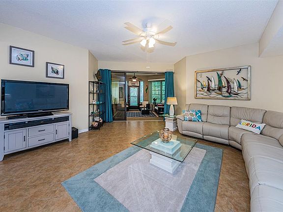 3rd image of 3028 Red Oak Ct APT 103