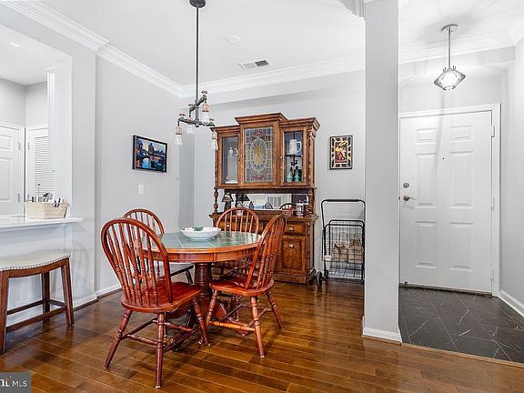 2nd image of 4862 Eisenhower Ave Unit 367